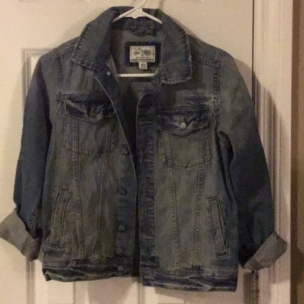 Boys jean jacket. Size large